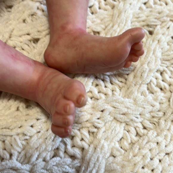 Limited edition preemie realborn doll “KISSABLE” by artist Marita Winters. - Picture 12 of 17